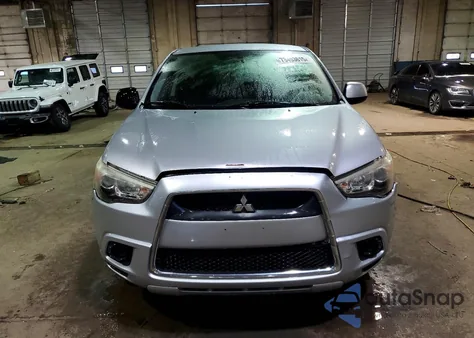 2011 Mitsubishi Outlander Sport Es z USA, uszkodzony, nr VIN JA4AP3AU5BZ005609